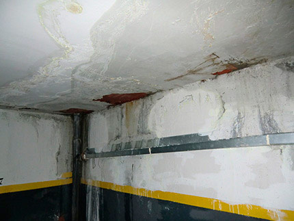 Filtración de agua en sótano de edificio